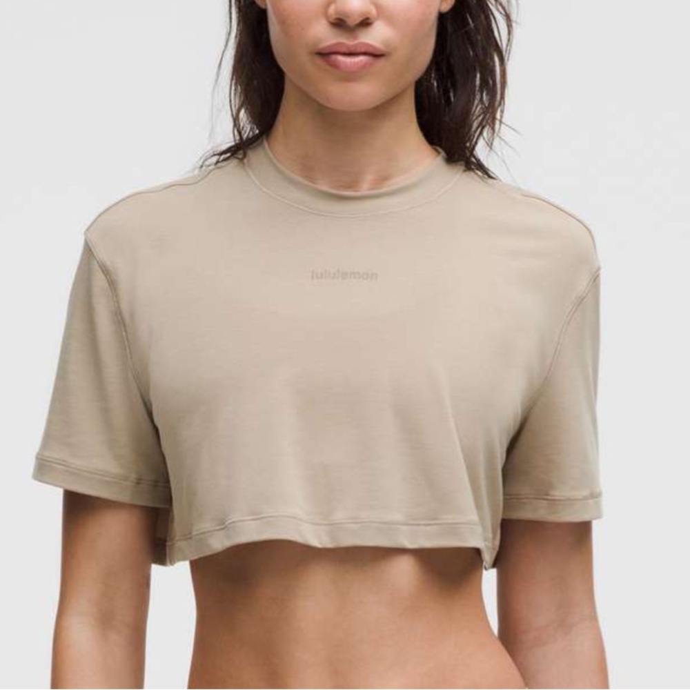 Lululemon Jersey Training Super Cropped Short Sleeve Shirt Size 8 Beige NWOT